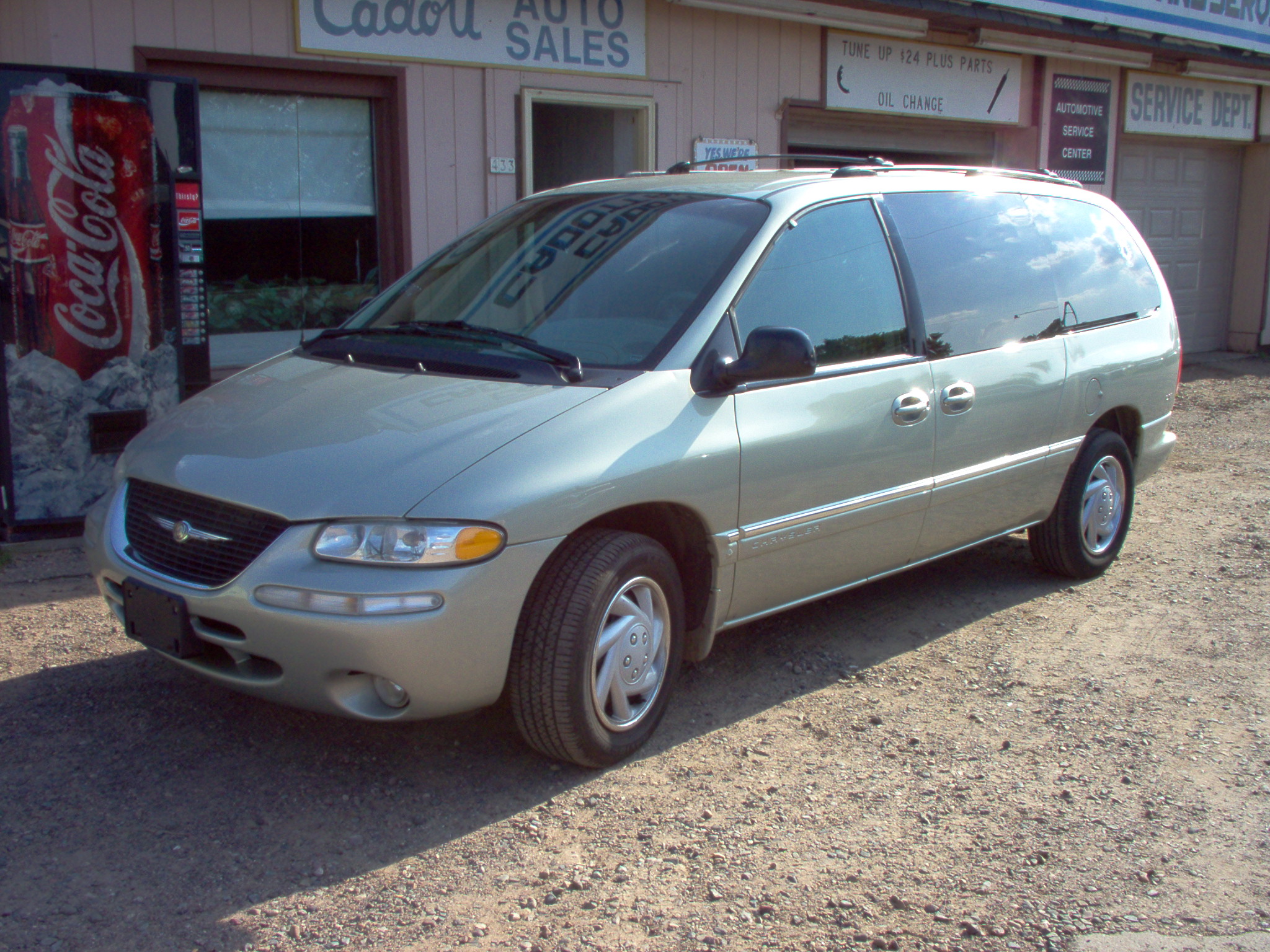 1999 Chrysler Town & Country LX